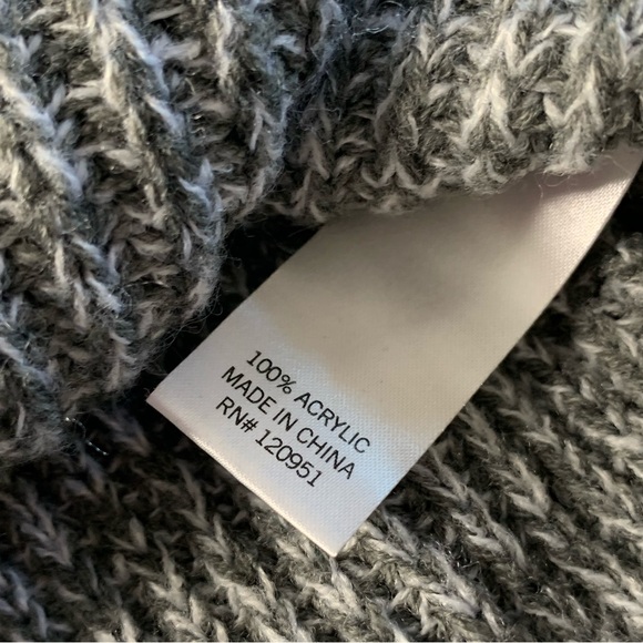 3/$20 SO gray knit sweater size LARGE - Picture 7 of 9